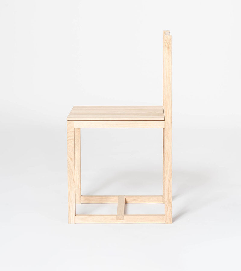 V.VP.03 Dining Chair