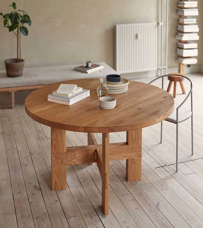 Farmhouse Trestle Table | Round