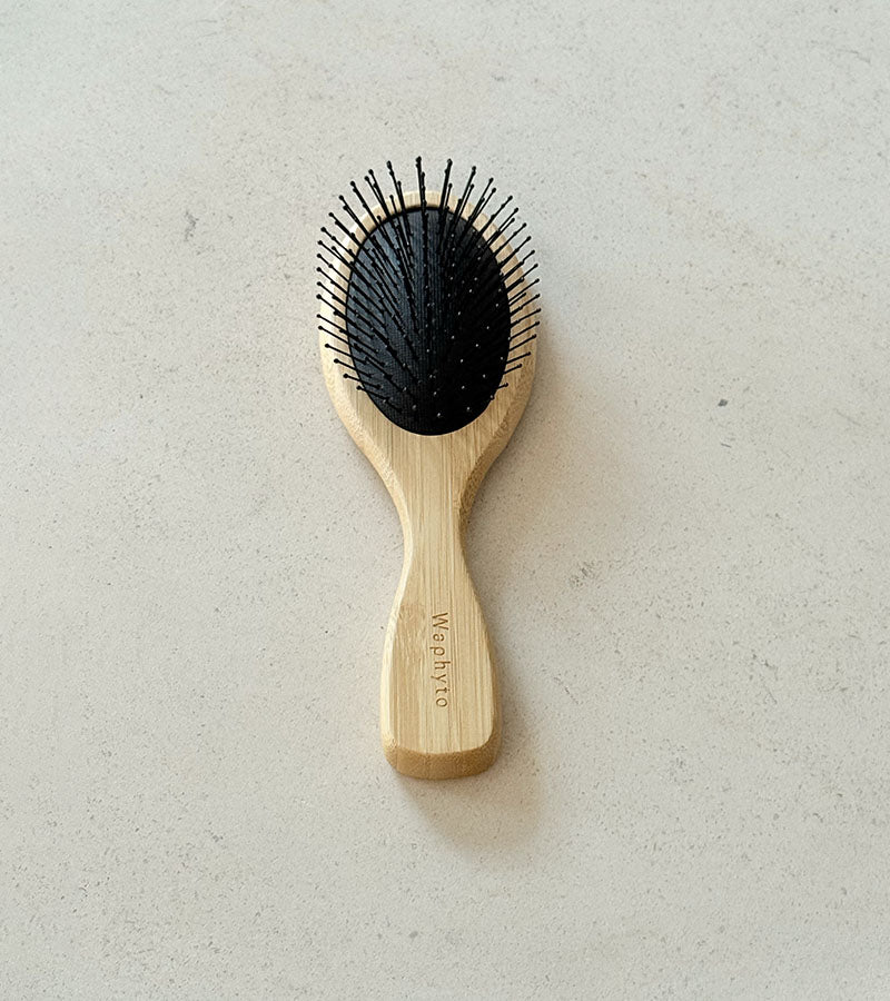 Upcycled Bamboo Hair Brush fra Waphyto. Velvære og hudpleie fra Japan. 