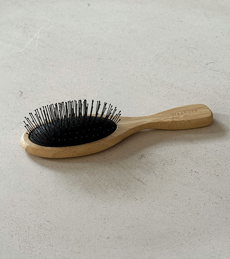 Upcycled Bamboo Hair Brush fra Waphyto. Velvære og hudpleie fra Japan. 
